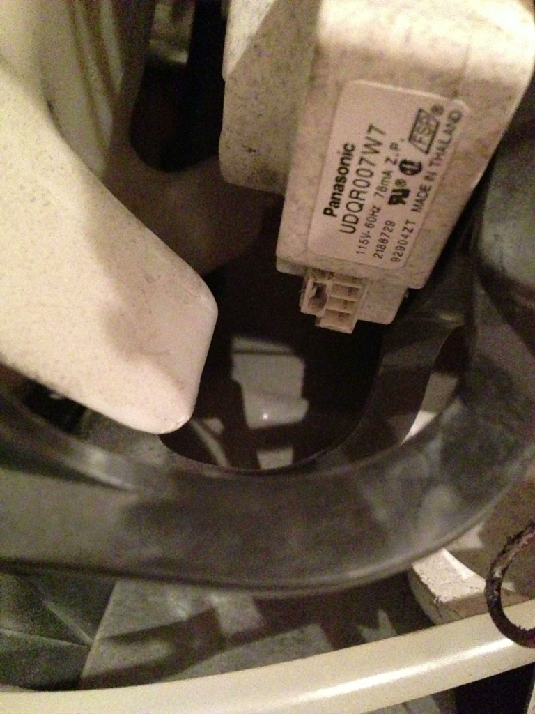 The label says the fan wants 115V